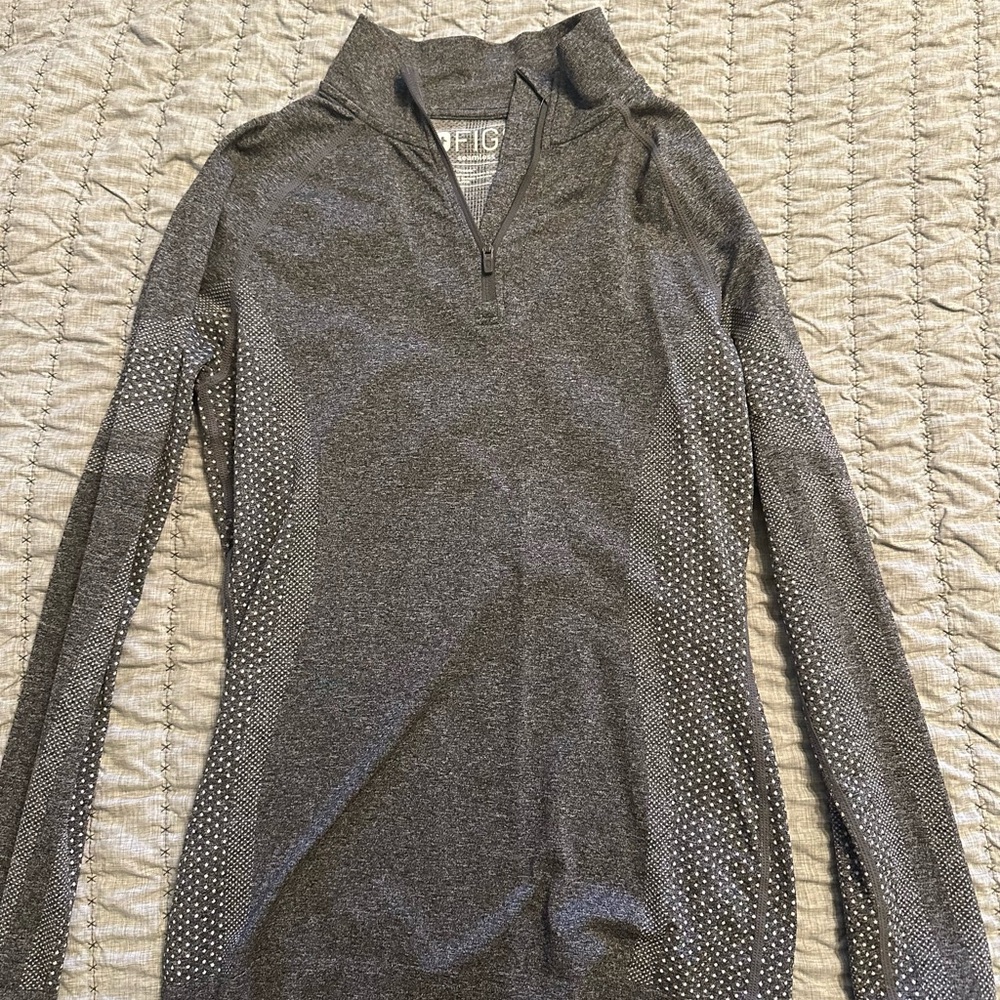 Women’s graphite grey quarter zip long sleeve